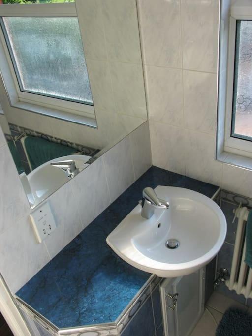 רומפורד Modern Cosy Private Studio, Wifi, Ip-Tv, Must See מראה חיצוני תמונה