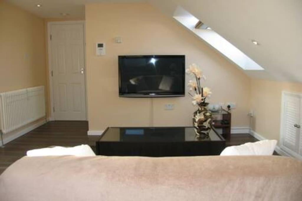 רומפורד Modern Cosy Private Studio, Wifi, Ip-Tv, Must See מראה חיצוני תמונה