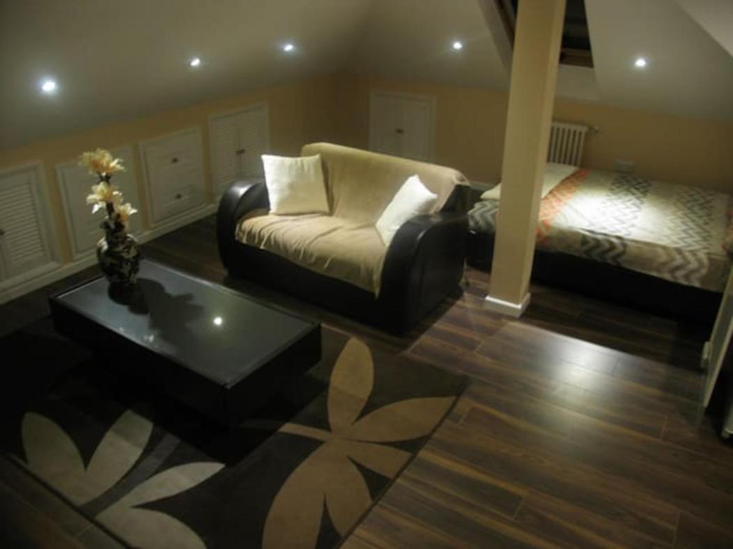 רומפורד Modern Cosy Private Studio, Wifi, Ip-Tv, Must See מראה חיצוני תמונה