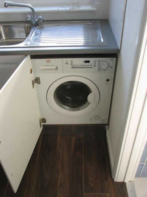 רומפורד Modern Cosy Private Studio, Wifi, Ip-Tv, Must See מראה חיצוני תמונה